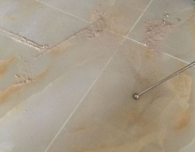临湘瓷砖空鼓维修公司分享粘合剂选择不当在瓷砖铺贴过程中可能导致以下问题