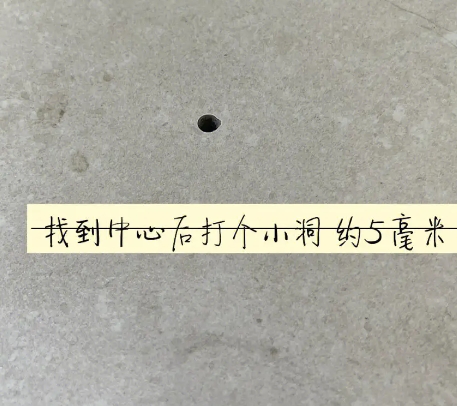 临湘瓷砖空鼓维修公司专业解答在瓷砖铺贴过程中，如果砂料搅拌不均匀，将会带来以下问题